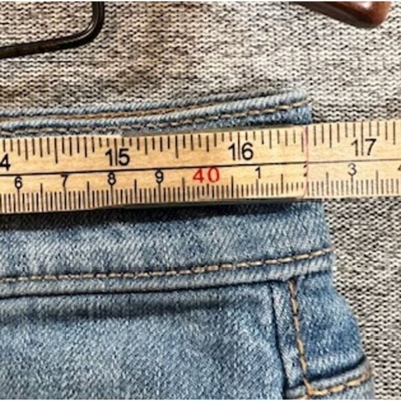 Old Navy Womens Jeans Size 6 Blue Denim Original Mid Rise Distressed Straight - Picture 14 of 14